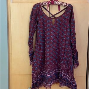 Flowy long sleeve patterned dress